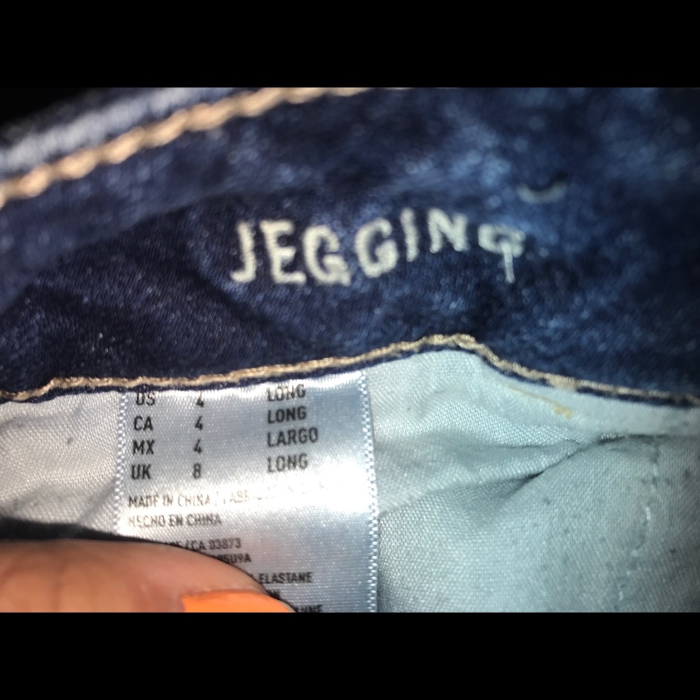 American Eagle High Rise Ripped Jeans - Picture 4 of 6